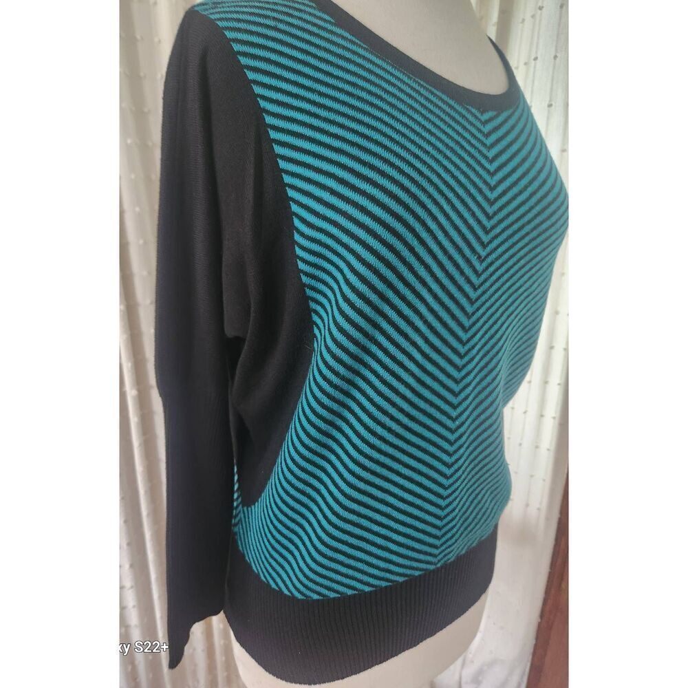 S22 Jon & Anna green/black striped sweater black sleeves & slimming sides Sz XL - Picture 2 of 8